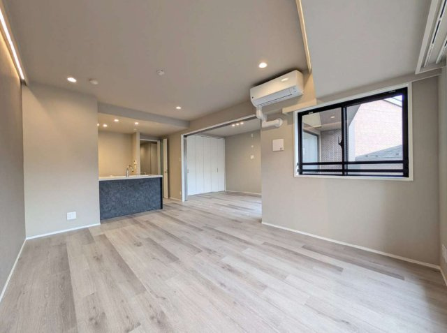 ナイスエスアリーナ弘明寺【仲介手数料無料】ペット可♪の居間・リビング