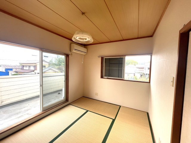 コインランドリー2階の和室