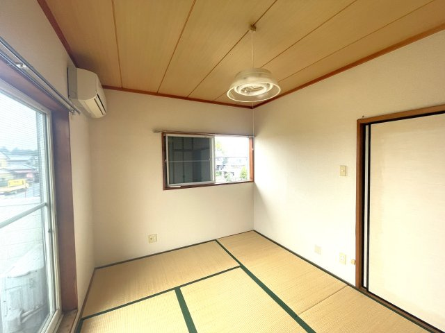 コインランドリー2階の和室