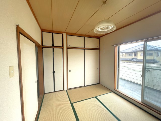 コインランドリー2階の和室