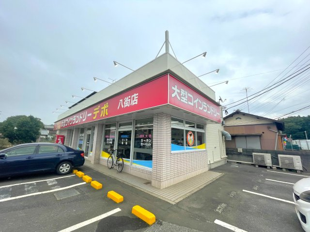 コインランドリー2階の外観