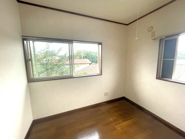 コインランドリー2階の洋室