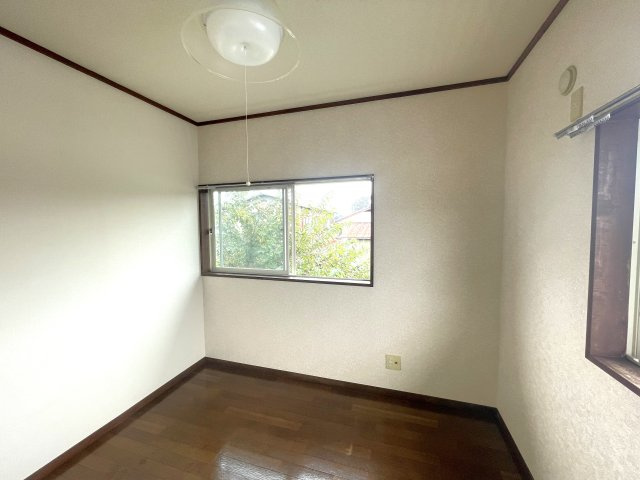 コインランドリー2階の洋室