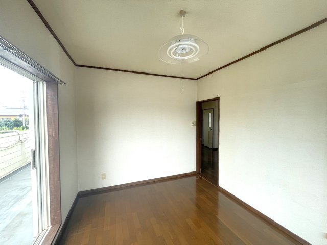 コインランドリー2階の洋室