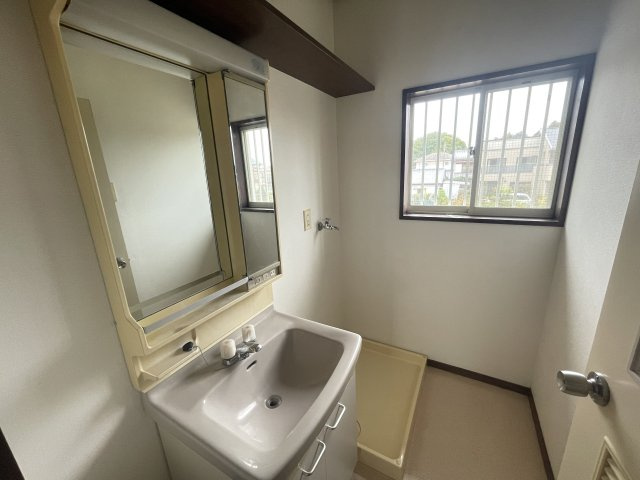 コインランドリー2階の洗面所