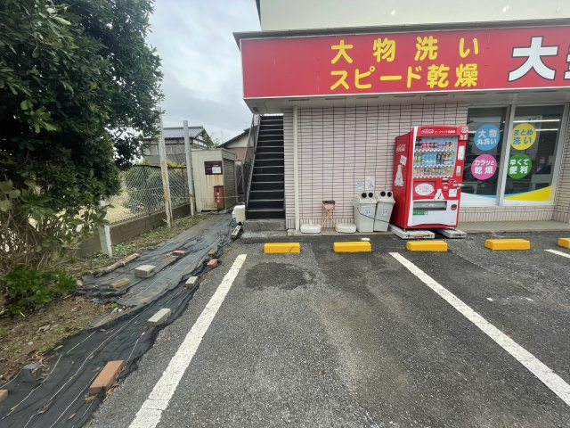 コインランドリー2階の駐車場