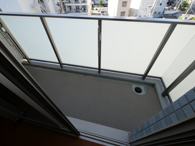 アクアスイート新大阪のバルコニー