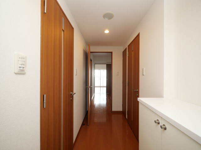 アクアスイート新大阪の玄関