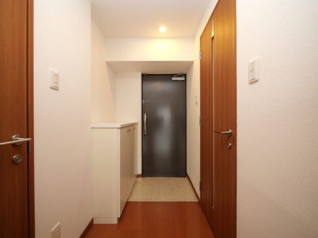 アクアスイート新大阪の玄関