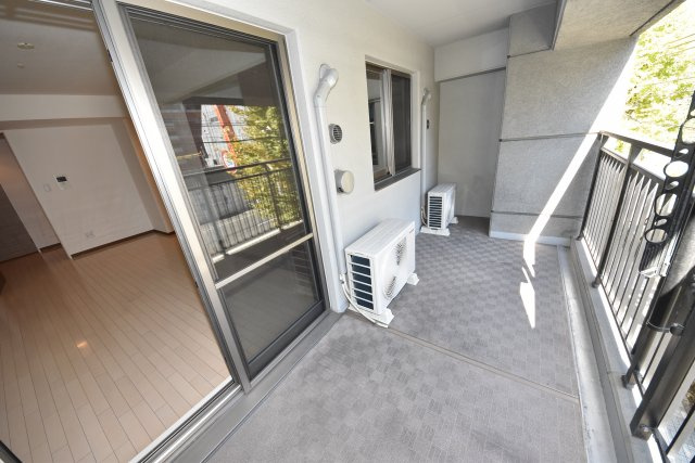 レジディア心斎橋ウエストのバルコニー|現状有姿