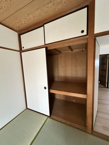 ホワイトメゾン原の収納