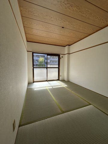 ホワイトメゾン原の和室