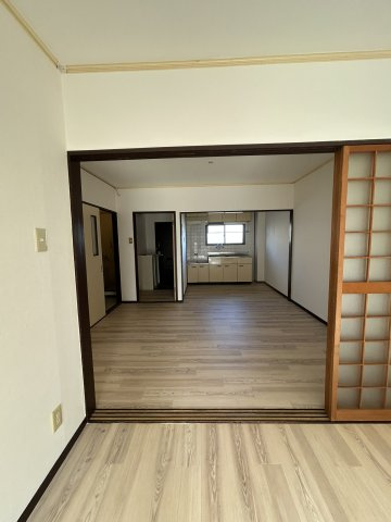 ホワイトメゾン原の居間・リビング