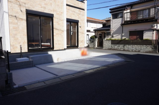 草加市遊馬町 新築分譲住宅の駐車場