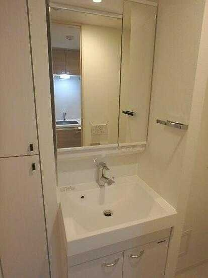 HY's 上野松が谷の洗面所