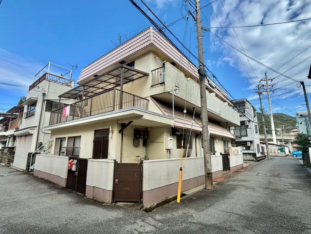 頼安コーポの外観