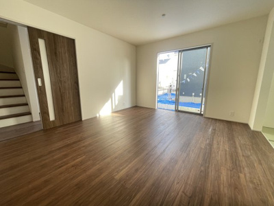 【居間・リビング】 | 沖縄市園田（全2棟）1号棟 | 1号棟　LDK15帖＋畳コーナー3帖付き♪