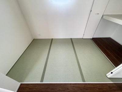 【和室】 | 沖縄市園田（全2棟）1号棟 | 1号棟　畳コーナー3帖＋収納付き♪