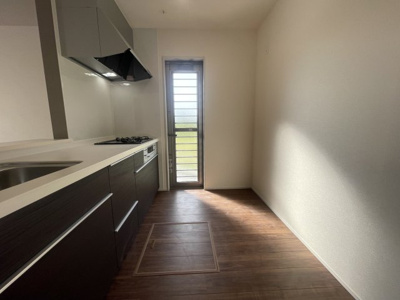 【キッチン】 | 沖縄市園田（全2棟）1号棟 | 1号棟　お勝手口付き♪