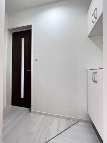 F asecia Irifiの玄関