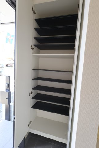 《仲介手数料無料》北区櫛引町２丁目25-3新築一戸建てミラスモの玄関|撮影日 2025年12月4日 10:15 晴れ