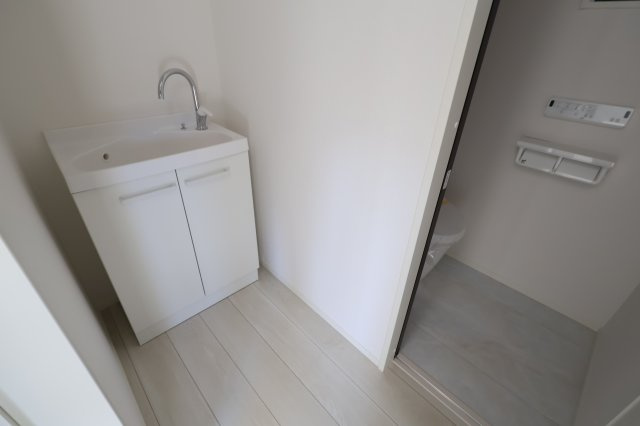 《仲介手数料無料》北区櫛引町２丁目25-3新築一戸建てミラスモの独立洗面台|撮影日 2025年12月4日 10:15 晴れ