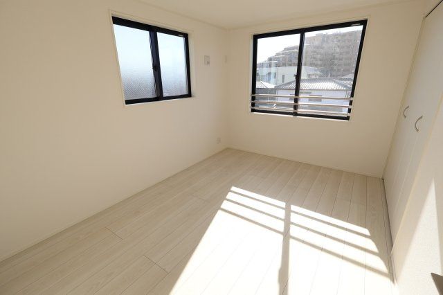 《仲介手数料無料》北区櫛引町２丁目25-3新築一戸建てミラスモの洋室|撮影日 2025年12月4日 10:15 晴れ