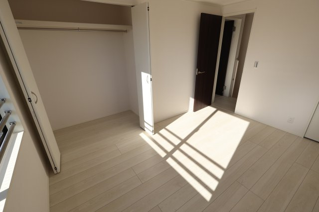 《仲介手数料無料》北区櫛引町２丁目25-3新築一戸建てミラスモの洋室|撮影日 2025年12月4日 10:15 晴れ