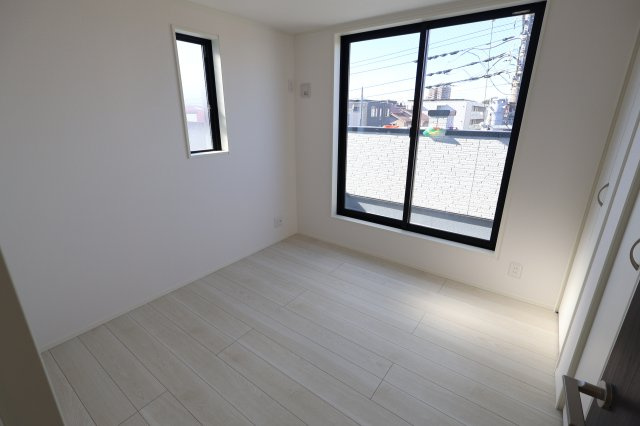 《仲介手数料無料》北区櫛引町２丁目25-3新築一戸建てミラスモの洋室|撮影日 2025年12月4日 10:15 晴れ