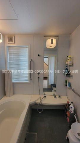 笛吹市石和町四日市場の中古一戸建の浴室