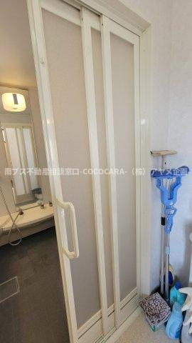 笛吹市石和町四日市場の中古一戸建の浴室