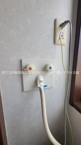 笛吹市石和町四日市場の中古一戸建のランドリースペース|お湯も使えるのは便利！