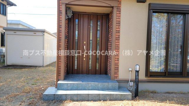 笛吹市石和町四日市場の中古一戸建の玄関
