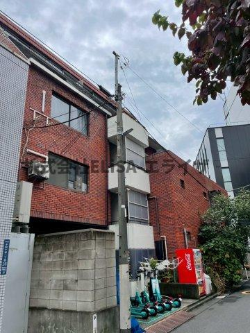 ニュー千駄ヶ谷マンションの外観
