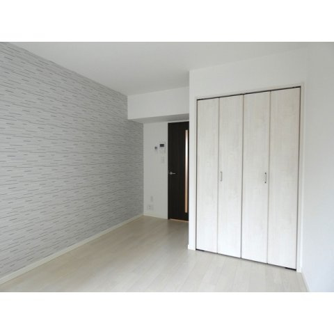 ウェルスクエアイズム明大前の居間・リビング