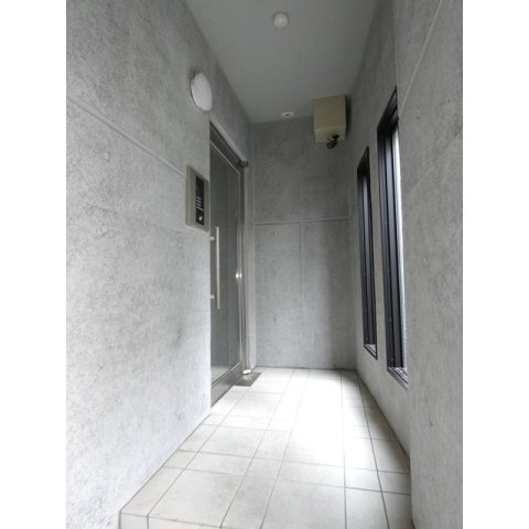 ウェルスクエアイズム明大前のロビー