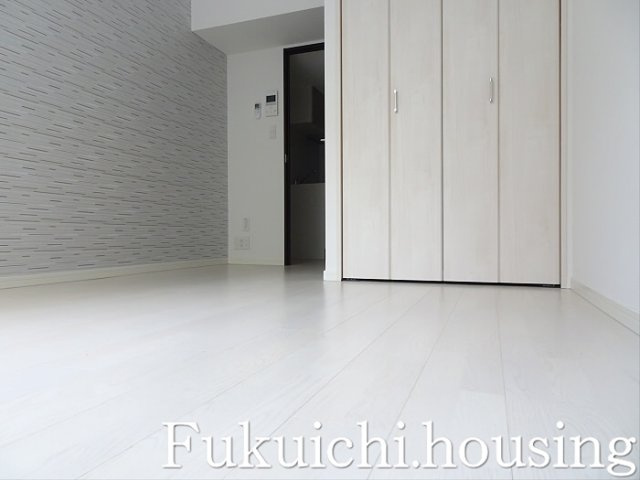 ウェルスクエアイズム明大前の居間・リビング