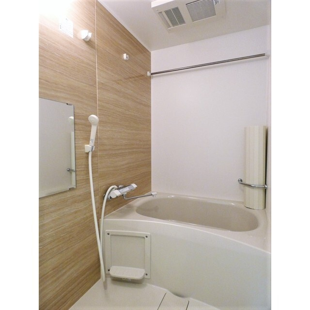 ウェルスクエアイズム明大前の浴室