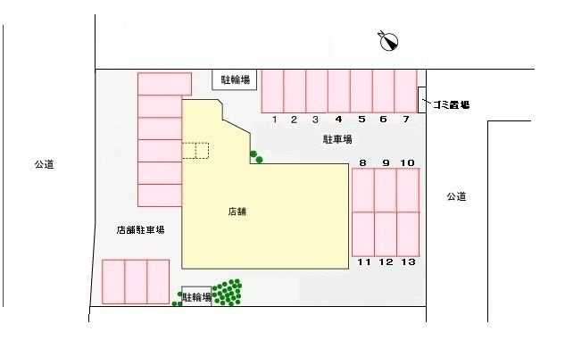 フォレスト裕萌里の駐車場