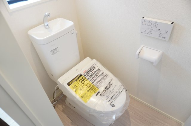 草加市遊馬町 新築分譲住宅 全2棟 1号棟のトイレ|2階