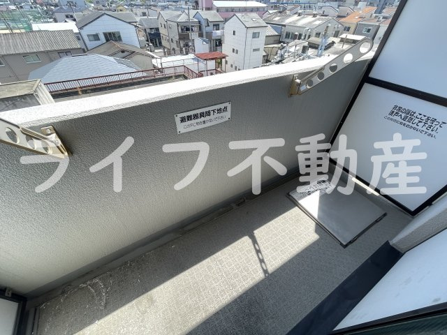コートビュータワーのバルコニー|陽当たり良好なバルコニーです