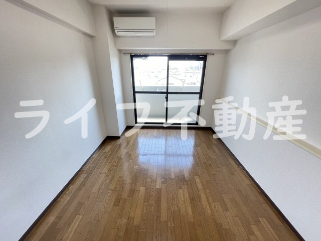 コートビュータワーの居間・リビング|使いやすい居間です