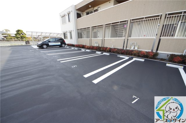 アグレアーブルの駐車場