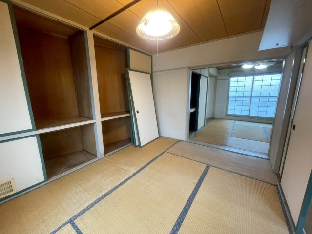 朝日マンションの和室