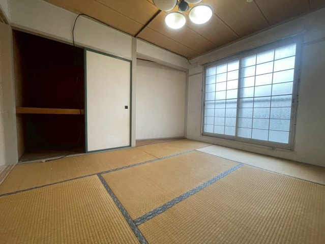 朝日マンションの和室