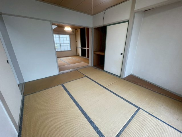 朝日マンションの和室