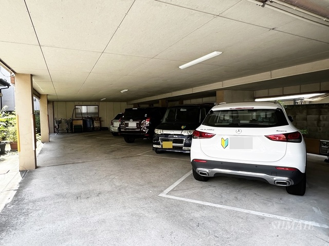 石井ハイツの駐車場|駐車場です☆