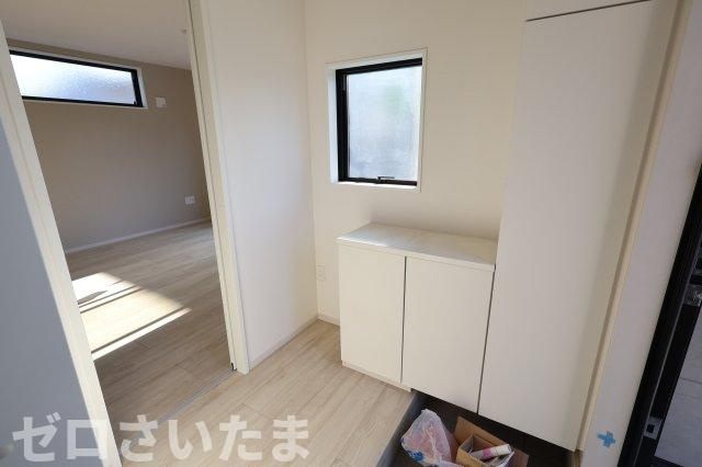 《仲介手数料無料》上尾市小泉７丁目21-6(全1戸)新築一戸建てケイアイ クラフト ピットの玄関