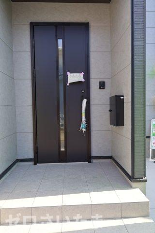 《仲介手数料無料》上尾市小泉７丁目21-6(全1戸)新築一戸建てケイアイ クラフト ピットの玄関