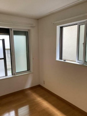 【居間・リビング】 | ラフィネ・コート | 6.0帖のきれいな洋室。